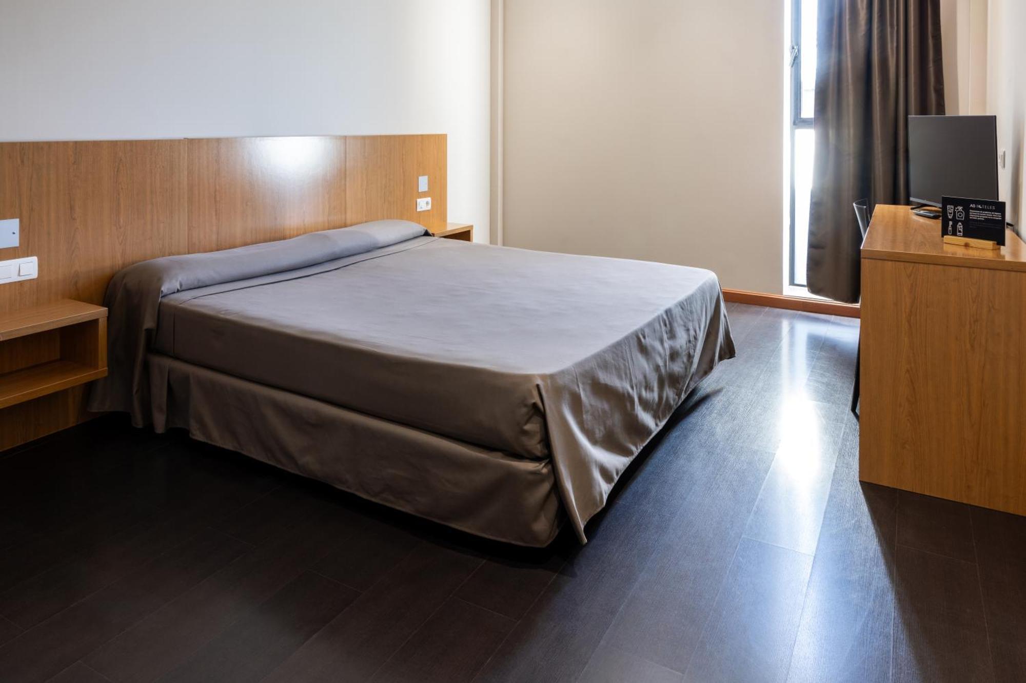 As Hoteles Ponferrada Columbrianos Εξωτερικό φωτογραφία