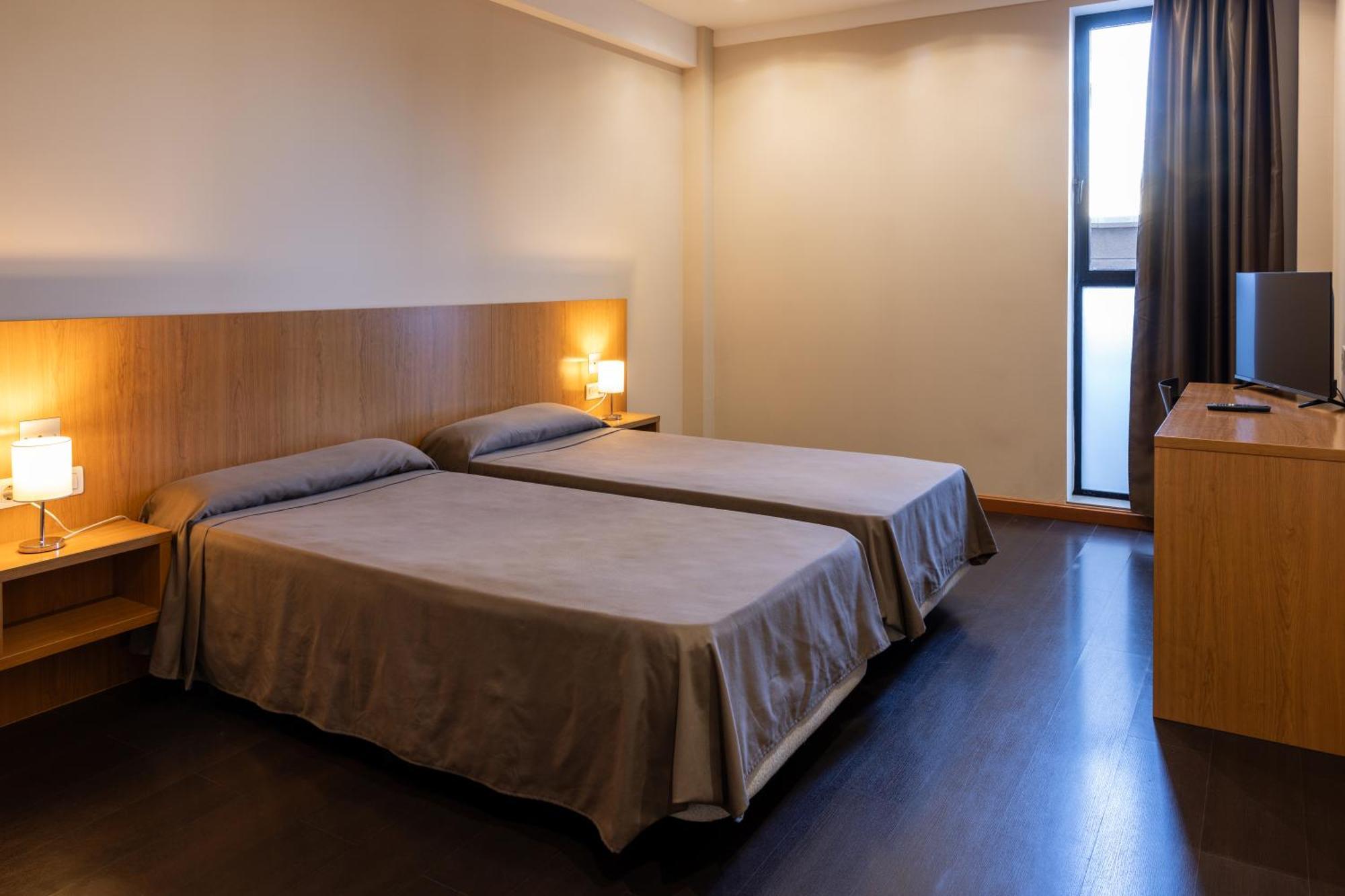 As Hoteles Ponferrada Columbrianos Εξωτερικό φωτογραφία